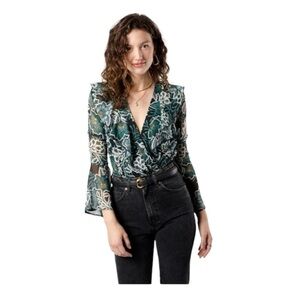 NWT! Band of Gypsies Band of the Free Bonnie Black Emerald Bodysuit. Size Medium